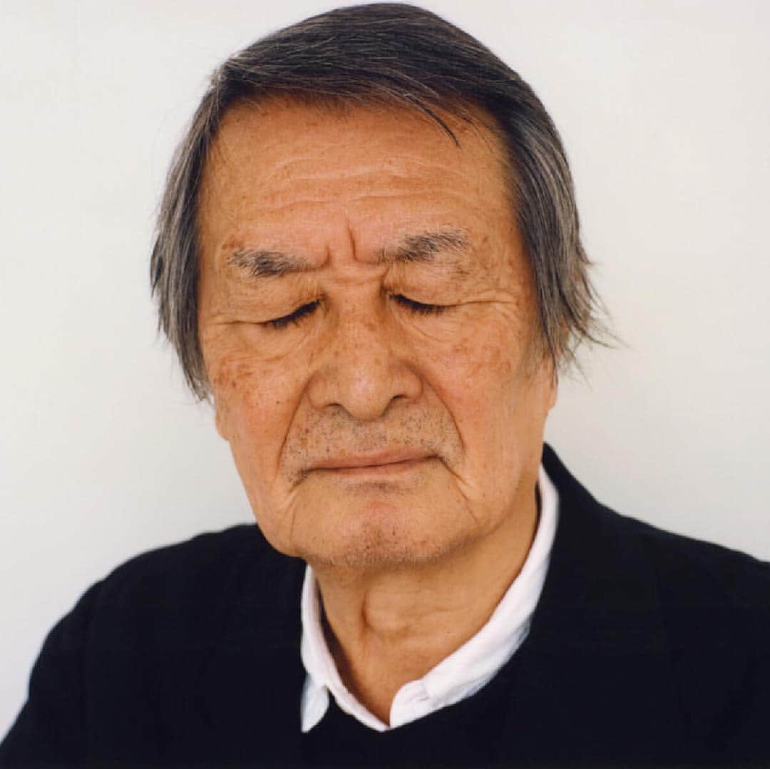 ほぼ日刊イトイ新聞さんのインスタグラム写真 - (ほぼ日刊イトイ新聞Instagram)「俳優の言葉。山﨑努篇 / これまで様々な「人間」を演じてきた、80歳の #山﨑努 さん。演技について、伊丹十三さんについて、言葉について。ぜひ @hobonicihi1101 から読んでほしい連載がはじまりました。 Interview of #TsutomuYamazaki actor playing various human so far. 写真 #田附勝 photo #masarutatsuki  http://www.1101.com/tsutomu_yamazaki/2018-05-18.html #ほぼ日刊イトイ新聞 #ほぼ日 #山崎努」5月18日 20時29分 - hobonichi1101