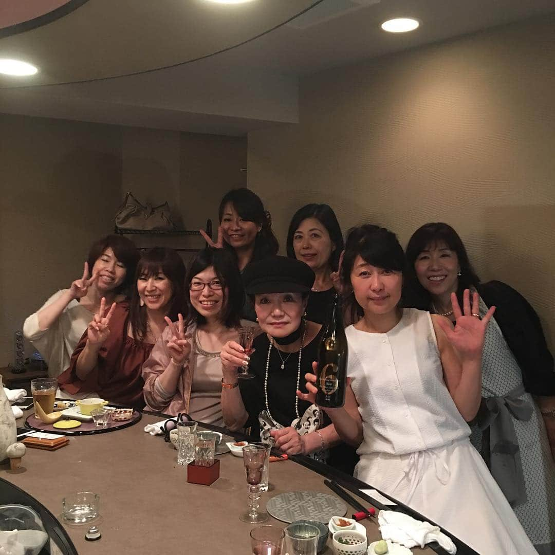 末成由美さんのインスタグラム写真 - (末成由美Instagram)「野田阪神、利き酒バー花音、すごい、女子会、最近の女子は凄い😘」5月18日 20時59分 - yumisuenari