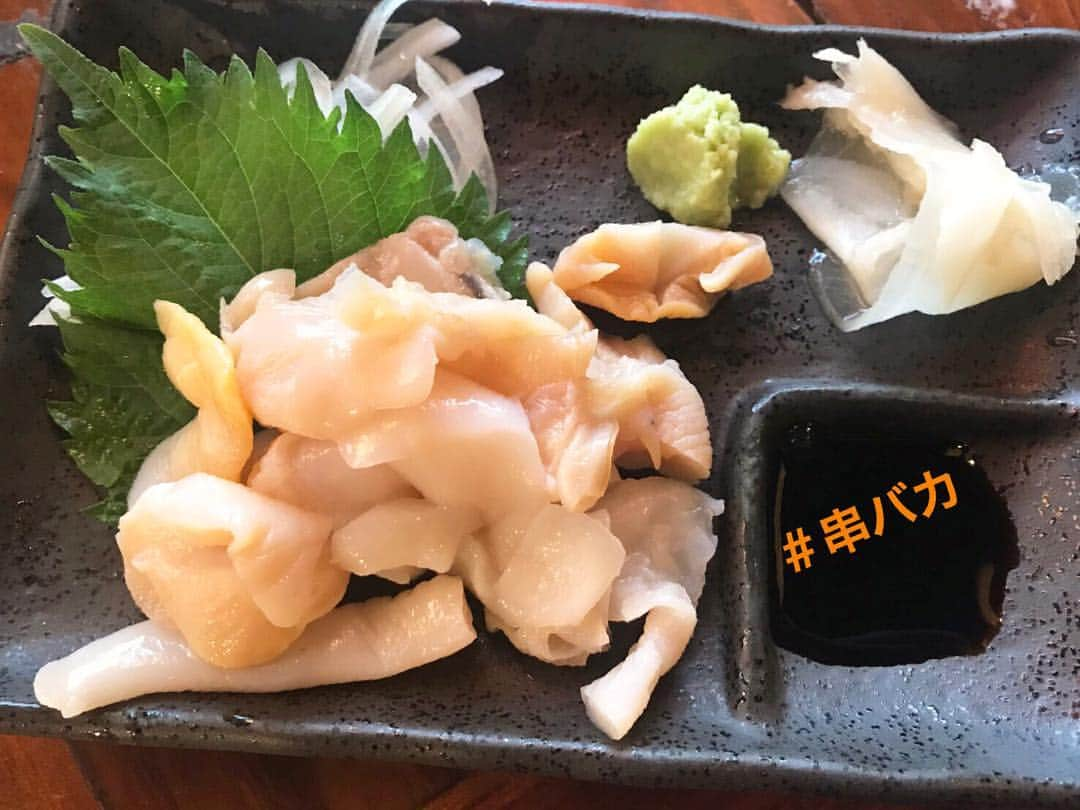 屋台めし「串バカ」さんのインスタグラム写真 - (屋台めし「串バカ」Instagram)「#串バカ  投稿見てるならこっち来て一緒に飲みましょうよ♫ ・ だって今日は花金ですよー‼️🤗 ・ ハイボールをグビグビっと💕 ビールをゴクゴクっと💕 お腹が空いたら串をがっつりと😁 さぁ串バカへどうぞ‼️ こんな楽しい場所はみんなで拡散しよう🎉」5月18日 21時03分 - kushibaka_ichinomiya