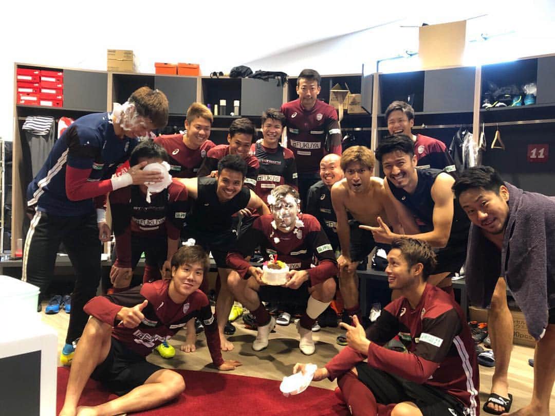 ハーフナー・マイクのインスタグラム：「#明日31になります #birthday #31 #あしたは試合 #応援よろしくお願いします」