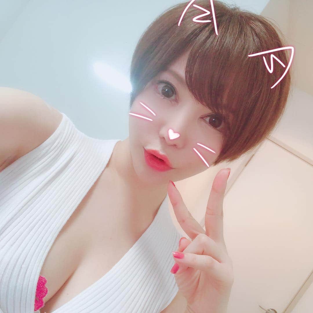 里美ゆりあのインスタグラム：「土日で撮影頑張ってまーす(・ω・)ノ #寝不足#撮影#昼夜逆転#movie#av#撮影#お母さん#mother#fight#prestige#プレステージ#new」