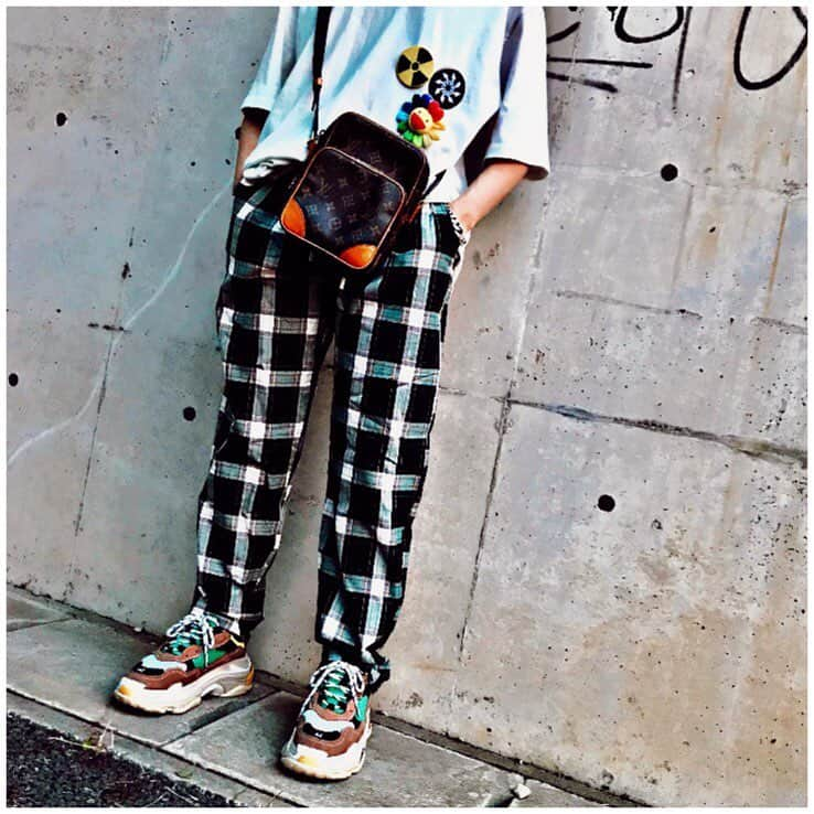 STYLISH-TOKYOさんのインスタグラム写真 - (STYLISH-TOKYOInstagram)「【 HALO TOKYO 】 ---------------------------------------------------- " TARTAN CHECK WIDE PANT " Now on sale. ---------------------------------------------------- ONLINE https://halotokyo.thebase.in/ _/_/_/_/_/_/_/_/_/_/_/_/_/_/_/_/_/_/_/_/_/_/_/_/_/ . . . . . . . . . . . . . . . . . #levis #90s #vintage #halotokyo #halotokyoofficial #halo #thenorthface #adidas #nike #reebok #supreme #vetements #gosharubchinskiy #balenciaga #alphaindustries #fearofgod #offwhite #yeezyseason #rickowens #vlone #chromehearts #asaprocky #justinbieber #gdragon #kanyewest #fearofgod #online #tokyo #streetfashion #ストリートファッション」5月19日 9時32分 - halo_tokyo_style