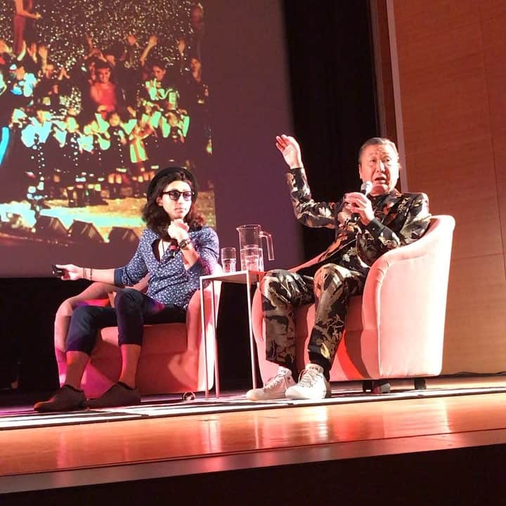 ジュリアン・スィーヒのインスタグラム：「KANSAI YAMAMOTO. #DavidBowieIs #BrooklynMuseum #山本寛斎」