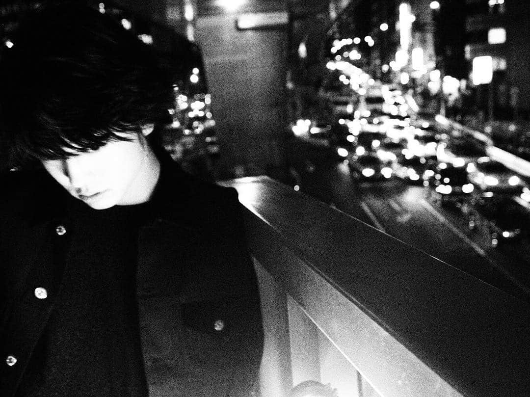 伊藤健太郎のインスタグラム：「『フィガロジャポン 7月号』本日発売！ 齊藤工 活動寫眞館・拾壱　健太郎。 素敵なお言葉を頂きました。 . webページはこちら https://madamefigaro.jp/culture/series/takumi-saitoh/180519-kentaro.html . @aoao_tt_  #aoao  #健太郎  #フィガロジャポン  #齊藤工 さん #斎藤工 さん #G健太郎  #デメキン  #健太郎のオールナイトニッポン0  #健太郎ANN0  #覚悟はいいかそこの女子。 #ドラマパパ活  #もぐもぐ男子  #もふもふモフモフ  #ムビふぁぼ  #ルームロンダリング #コーヒーが冷めないうちに  #今日から俺は‼︎ #アシガール #若君  #ういらぶ」
