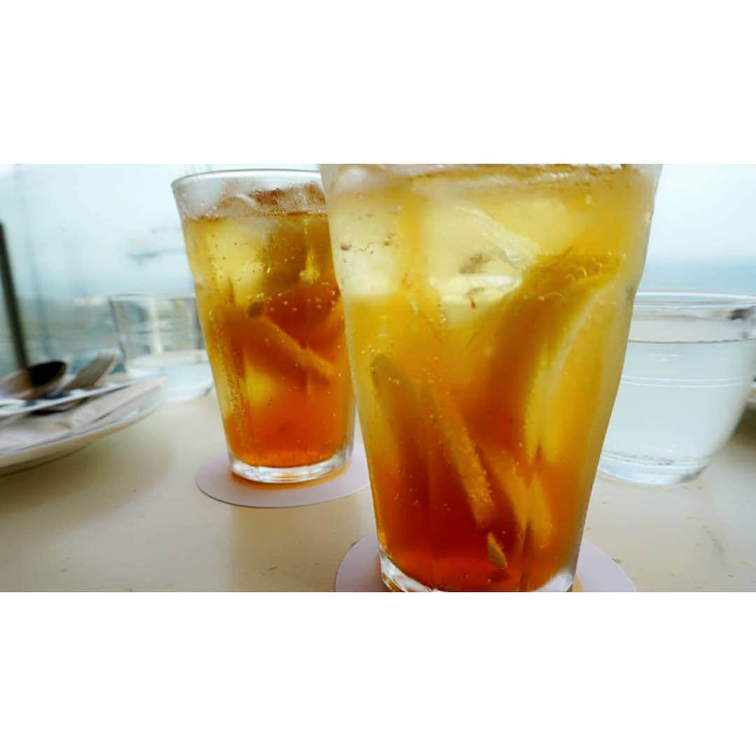 小野木里奈さんのインスタグラム写真 - (小野木里奈Instagram)「. おばあちゃんと～ . . 海が見えて潮風も気持ちよかったです✨ . . #レモネード #カフェ #カフェ巡り #lemonade #cafe」5月19日 14時52分 - rina_onogi