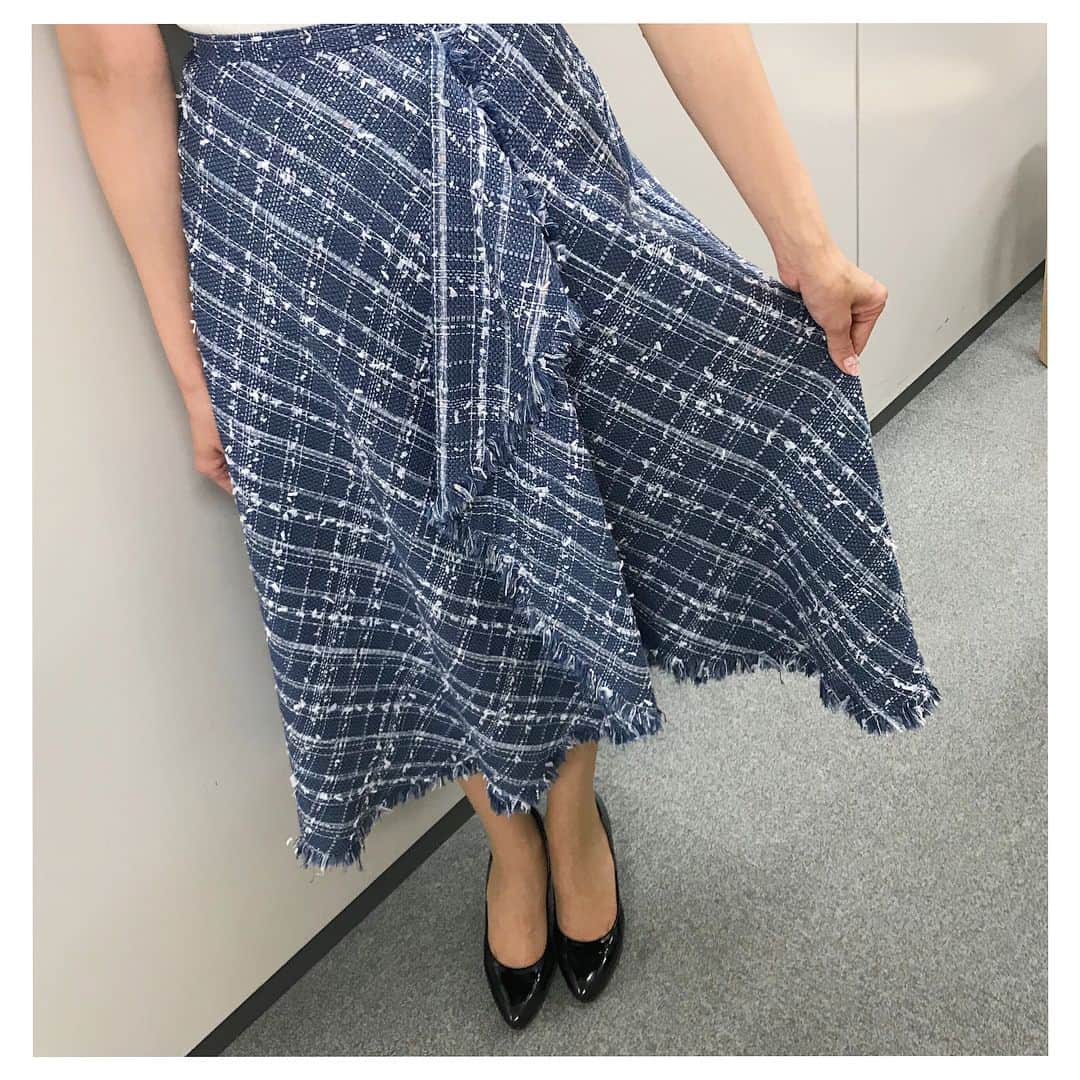 永島優美さんのインスタグラム写真 - (永島優美Instagram)「* 先日のお気に入り衣装。 スカートがツイード素材で 形もフレアになっていました👗✨ * #めざましテレビ #衣装」5月19日 18時28分 - yuumi_nagashima