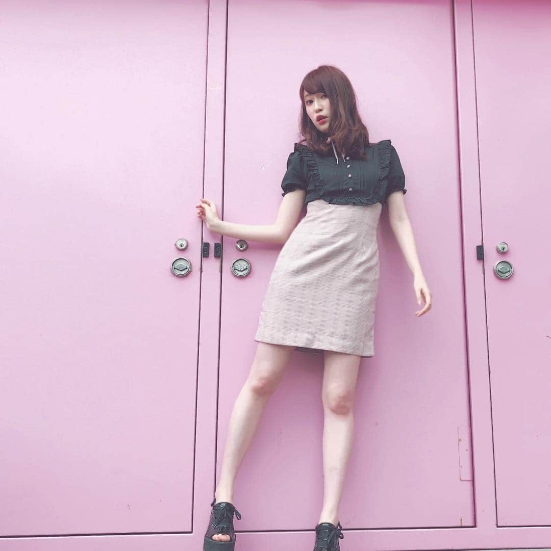 吉田朱里さんのインスタグラム写真 - (吉田朱里Instagram)「EATMEの新作ワンピでした💖💖💖 #eatme  #ファッション #fashion #アカリンコーデ」5月19日 21時52分 - _yoshida_akari