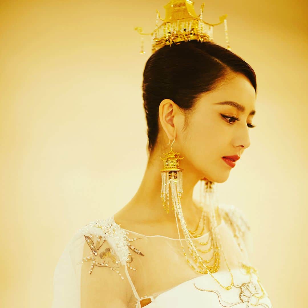 トン・リーヤー（Tong Liya）さんのインスタグラム写真 - (トン・リーヤー（Tong Liya）Instagram)「Tiantan goddess—tongliya」4月26日 2時33分 - yaya_liyatong