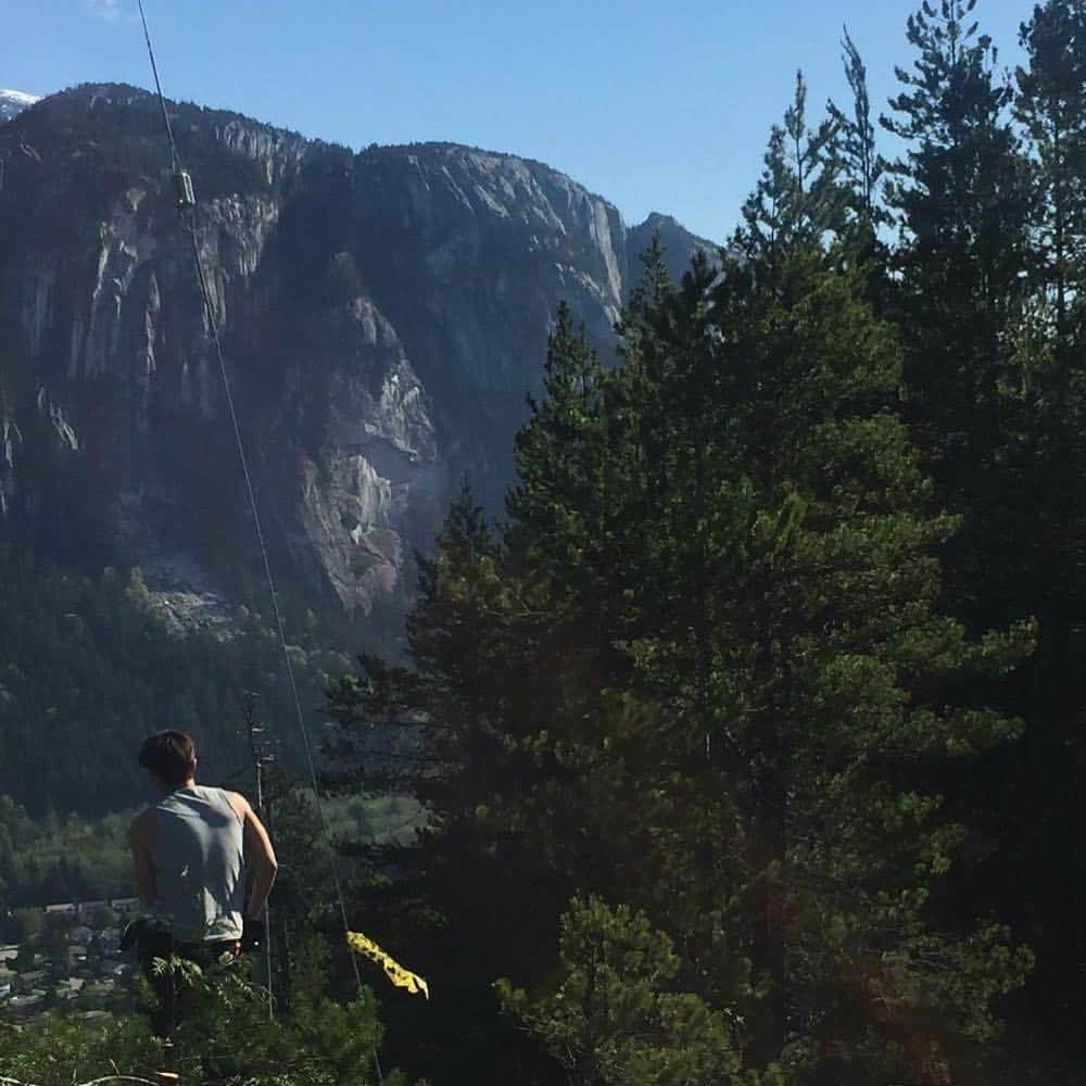 平宮博重さんのインスタグラム写真 - (平宮博重Instagram)「Climb the mountain of life #hiking#Squamish#お弁当#life」4月26日 11時06分 - hiroshige_narimiya