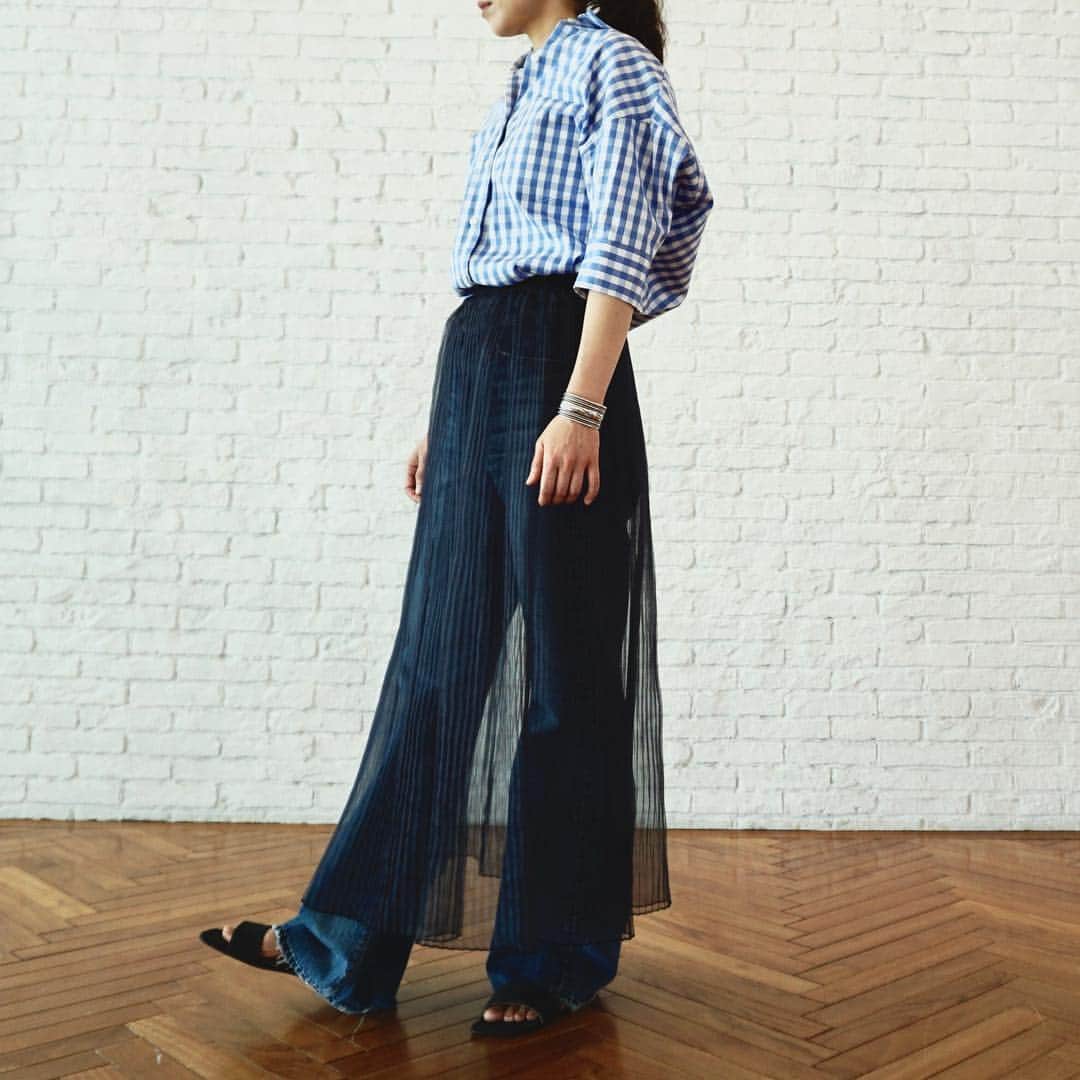 DRESSTERIORさんのインスタグラム写真 - (DRESSTERIORInstagram)「“new arrival” GINGHAM CHECK SHIRTS @dressterior_official ¥21,000 +tax 085-84067 ・ SILK PLEATED SKIRT @dressterior_official ¥24,000 +tax 085-74104 ・ ・ #dressterior #ドレステリア #gingham #shirts #silk #layered #fashion  #coordinate」4月26日 16時04分 - dressterior_official