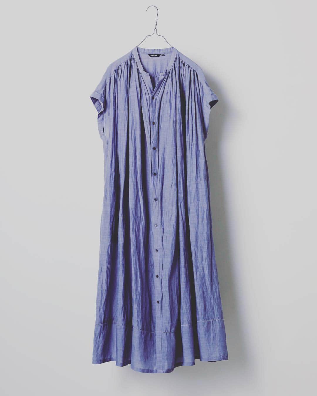 pas de calais -パドカレ-さんのインスタグラム写真 - (pas de calais -パドカレ-Instagram)「たっぷりとしたギャザーワンピース。ベルトやストールでアクセントを出すスタイリングがおすすめです。パンツやロングスカートとのレイヤードが楽しめる1枚。 ・ no.4357 29,000 yen ・ #pasdecalais #パドカレ #dress #ワンピース #fashion #ファッション #ss2018 #春夏ファッション #ナチュラル #natural #夏はワンピース #ベルトアクセント」4月26日 16時29分 - pasdecalais_official_jp