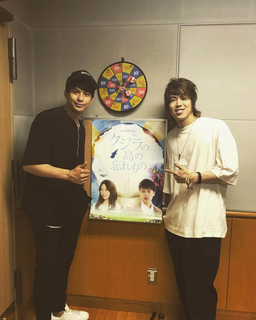 ReNさんのインスタグラム写真 - (ReNInstagram)「Win君のラジオに出させて頂きました^ ^ FMヨコハマ E★K radio 「MAXで行こう！」オンエアは5/7です！^ ^ お楽しみに！！！ Win君ありがとー！！😋 #winmorisaki #クジラの島の忘れもの」4月26日 17時05分 - renstar.gram