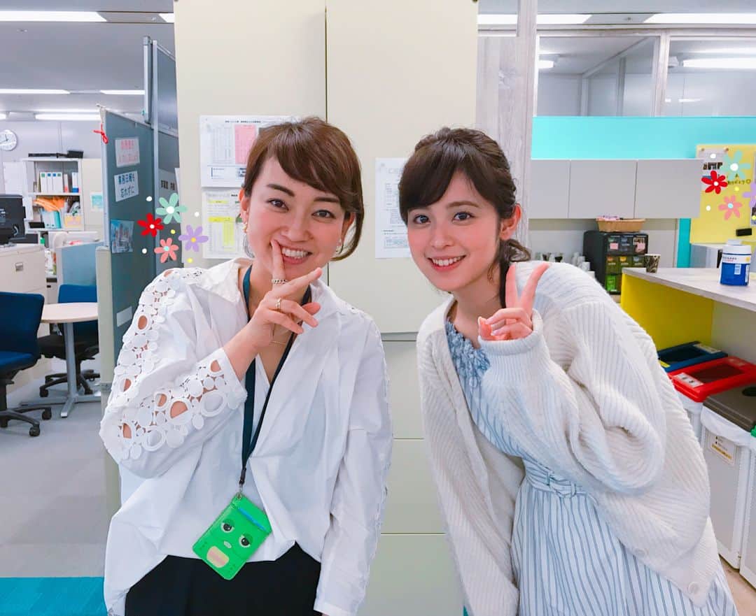 戸部洋子のインスタグラム：「本日職場復帰いたしました🎤 育休明けドキドキでございましたが、アナ室のみんなと久しぶりにワイワイ話せただけでもなんだか感激、、これから精一杯働かせていただきます💪 そして視聴者で見ていた憧れの生クジパンと❤️早速写真撮ってもらたww#フジテレビ#アナウンス室#アナウンサー#ママアナ#くじちゃん思ったより背が高い#ゆきちゃんも新婚ホヤホヤ元気そう#山﨑夕貴#生田竜聖#酒主義久#久慈暁子」