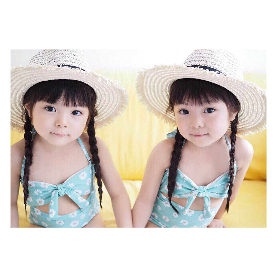 Yukiさんのインスタグラム写真 - (YukiInstagram)「色気は全然ないけれど😆💕 子どもの水着姿が好き(o^^o)♡ 暖かい日が続いて、夏ものの👙が気になるー✨✨ @urbancherry_ さんのオリジナル水着が可愛すぎる♡  ヘアリボン🎀もセットで、モノキニでぽっこりお腹も可愛く見えるかなっ😆💕 帽子は @3coins_official  帽子も水着もプチプラなのに可愛いので嬉しいです♡」4月26日 22時54分 - yukikuu96