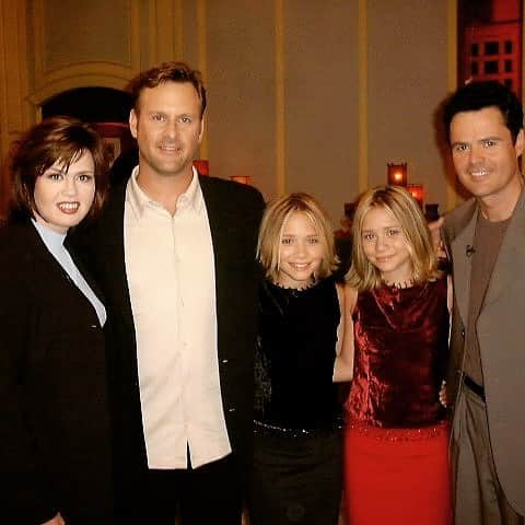 デイブ・クーリエさんのインスタグラム写真 - (デイブ・クーリエInstagram)「#tbt Mary Kate and Ashley at the Donny and Marie Show when I surprised them with a walk-on #cutitout #fullhouse」4月26日 23時15分 - dcoulier