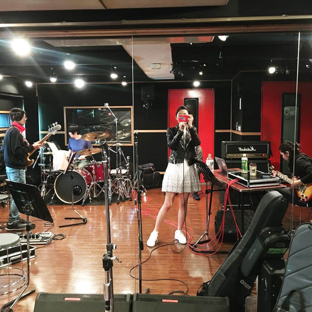 Miliさんのインスタグラム写真 - (MiliInstagram)「#rehearsal #band #rehearsalstudio」4月27日 14時36分 - projectmili