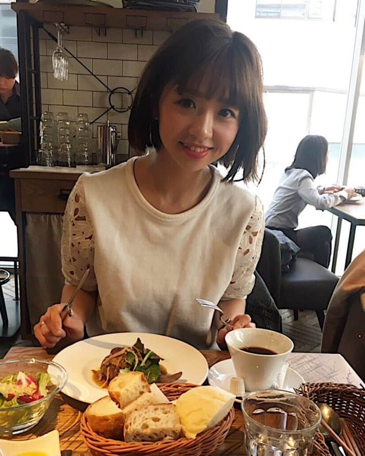ホットペッパーグルメ公式アカウントのインスタグラム：「「小さいお子様のメニューも充実しているよ！」とリピートのお店を紹介してくれたのはブランドのプレスのお仕事をされている藤井綾夏（@ayakaf0925）さん。 お子様がいると子どもが食べやすいものを・・となりがちですが、色々と種類があるのはママも安心できそうですね♪ photo by @ayakaf0925 #ホットペッパーグルメ」