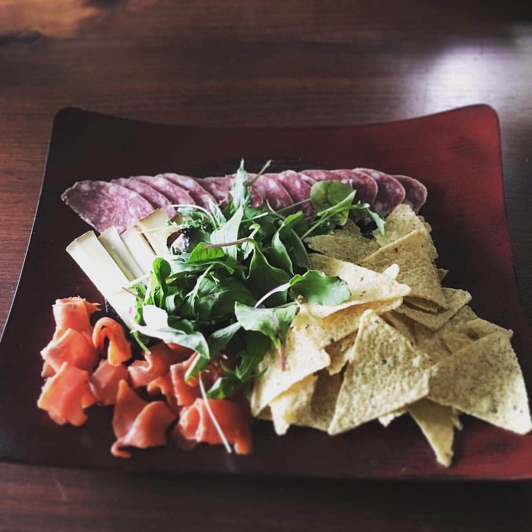 高岡早紀 さんのインスタグラム写真 - (高岡早紀 Instagram)「G.W 前の週末… だらだらごはんのはじまりです。。 のんびり過ごしましょー #早紀おウチごはん #おつかれさま #飲みましょ」4月27日 16時20分 - saki_takaoka