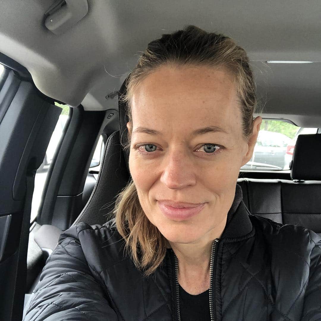 ジェリー・ライアンのインスタグラム：「On my way to CardioBarre...! #upandatem #keepinghealthy #nomakeup #nofilter」