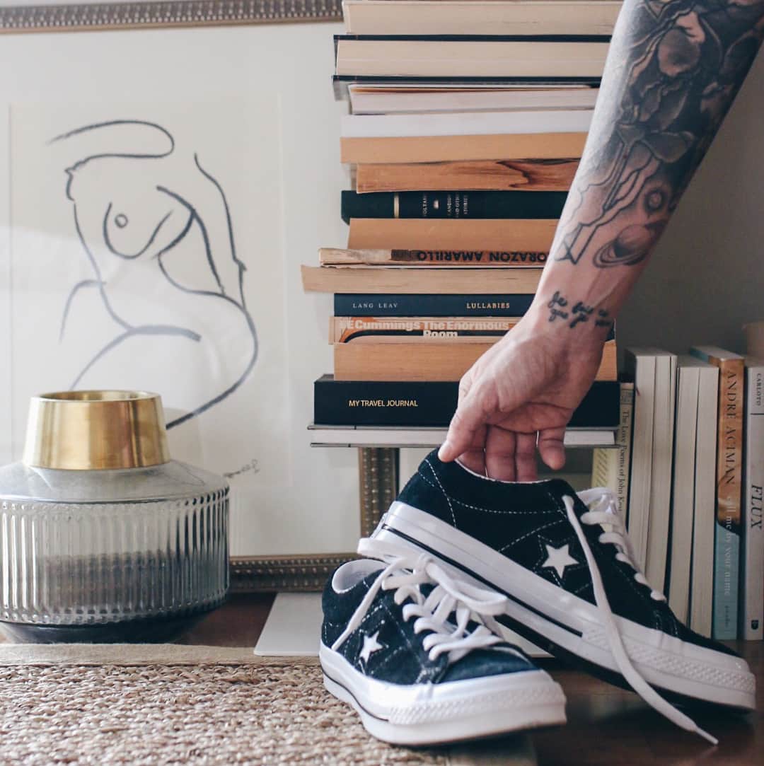 Brittenelle Fredericksさんのインスタグラム写真 - (Brittenelle FredericksInstagram)「#RatedOneStar ⭐️ From growing into my sexuality, the stories inked on my skin, my one eyed side-kick, and the way I carry myself.  @Footlocker #ad」4月28日 3時42分 - brittenelle