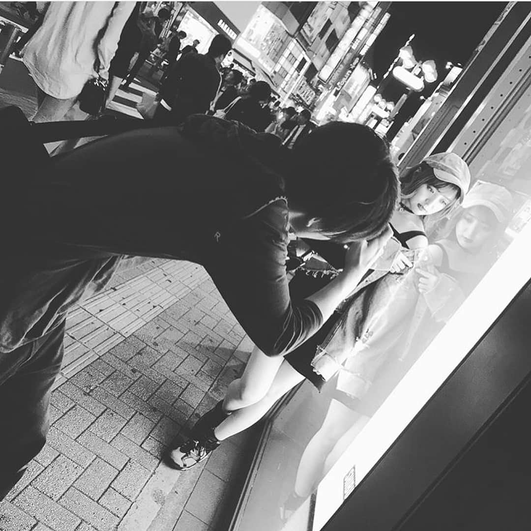 ゆうたむさんのインスタグラム写真 - (ゆうたむInstagram)「カッコいい写真になってるといいなぁ (*☌ᴗ☌)｡*ﾟ みなさんありがとうございました！おつかれさまでした✨🍎 #Repost @rum_brighon with @get_repost ・・・ 昨日はこのメンバーでスタジオ撮影からの渋谷でロケーション撮影して来ました！ ◉model:ゆうたむ（@namikiyuu） ◉hairmake:Mitsuru Okuzumi（@okuzumi.326） ◉makeup:Kohei Kawazoe（@k_k_hair_designer） ◉assistant:マホ&まりお  撮れ高いっぱいだし、 なによりめっちゃ楽しかった！！ 出来上がり楽しみにしててください♪( ´▽｀) #ポートレート #撮影 #並木優 #ゆうたむ #hairmake #ヘアメ #makeup #メイクアップ #スタジオ撮影 #渋谷 #ロケーション撮影 #ラムフォト #撮れ高 #photo #photographer #フォトグラファー #photography #カメラマン #クリエイター #一眼レフ #ストロビスト #写真好きな人と繋がりたい #写真撮ってる人と繋がりたい #followme #フォローミー #tokyostrobist」4月28日 4時48分 - yuutamu_non