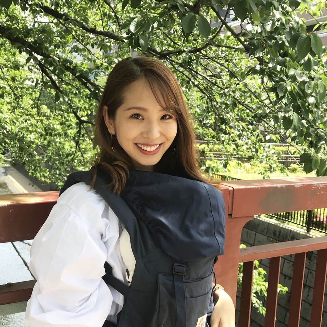 福長優さんのインスタグラム写真 - (福長優Instagram)「❤︎ シンプルな抱っこ紐に変えたら洋服選ばなくなって楽になったよ！ ゼブラ柄🦓は封印。 ・ #gw 始まったね❣️ どこいこうかな🌈🌈🌈」4月28日 11時33分 - yu_fukunaga88