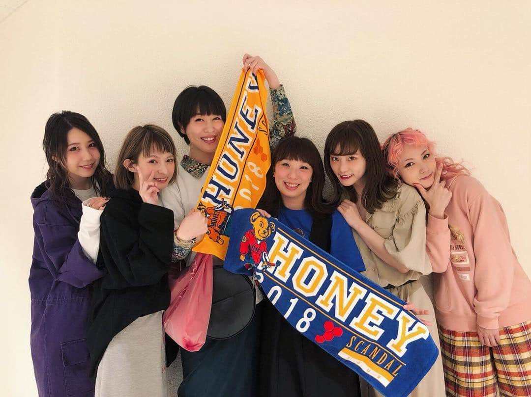 SCANDALさんのインスタグラム写真 - (SCANDALInstagram)「Thank you OSAKA🍯 See you tonight🐝 #scandal #scandal_honey #吉本新喜劇 #宇都宮まき #森田まりこ」4月28日 11時37分 - scandal_band_official