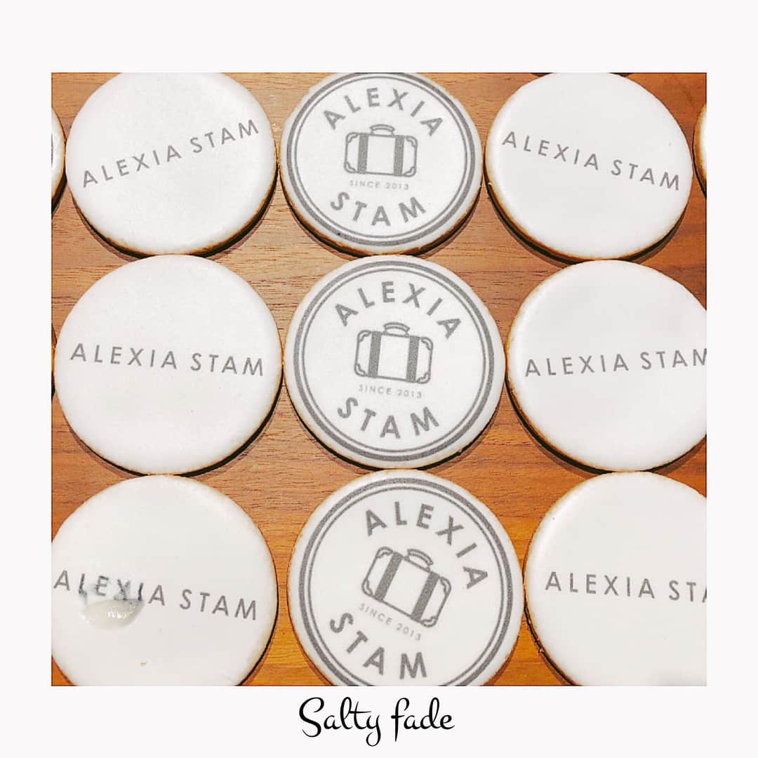 のインスタグラム：「ALEXIA STAM reception party👙 . アリシアスタンの水着は可愛いだけじゃなく スタイル良くみせてくれるデザインばかり🌺 . 次の旅行に向けてGETしたいなー🙈✨ . それと同時にボディメイクも再開せねばと ケータリングで頂いたYestokyoの コールドプレスジュースで乾杯の花金🥂 . #alexiastam #reception #party #yestokyo #saltyfade #swimwear #collection」