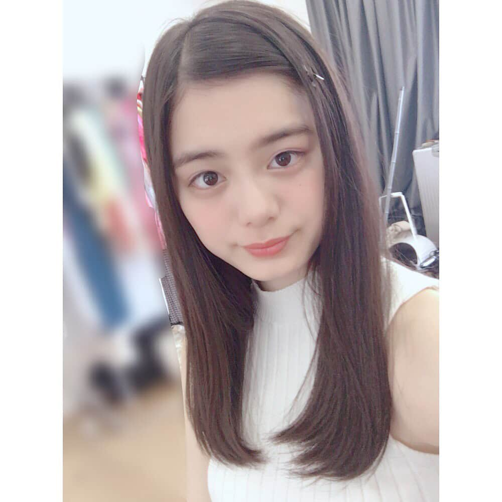 紺野彩夏さんのインスタグラム写真 - (紺野彩夏Instagram)「今日は！ Seventeen6月号発売日😘 髪の毛をバッサリ切りました〜！ 他にもいろいろな企画に出させていただいたので、すぐチェックしてね！ #stニュース」4月28日 12時21分 - ayaka_konno_official