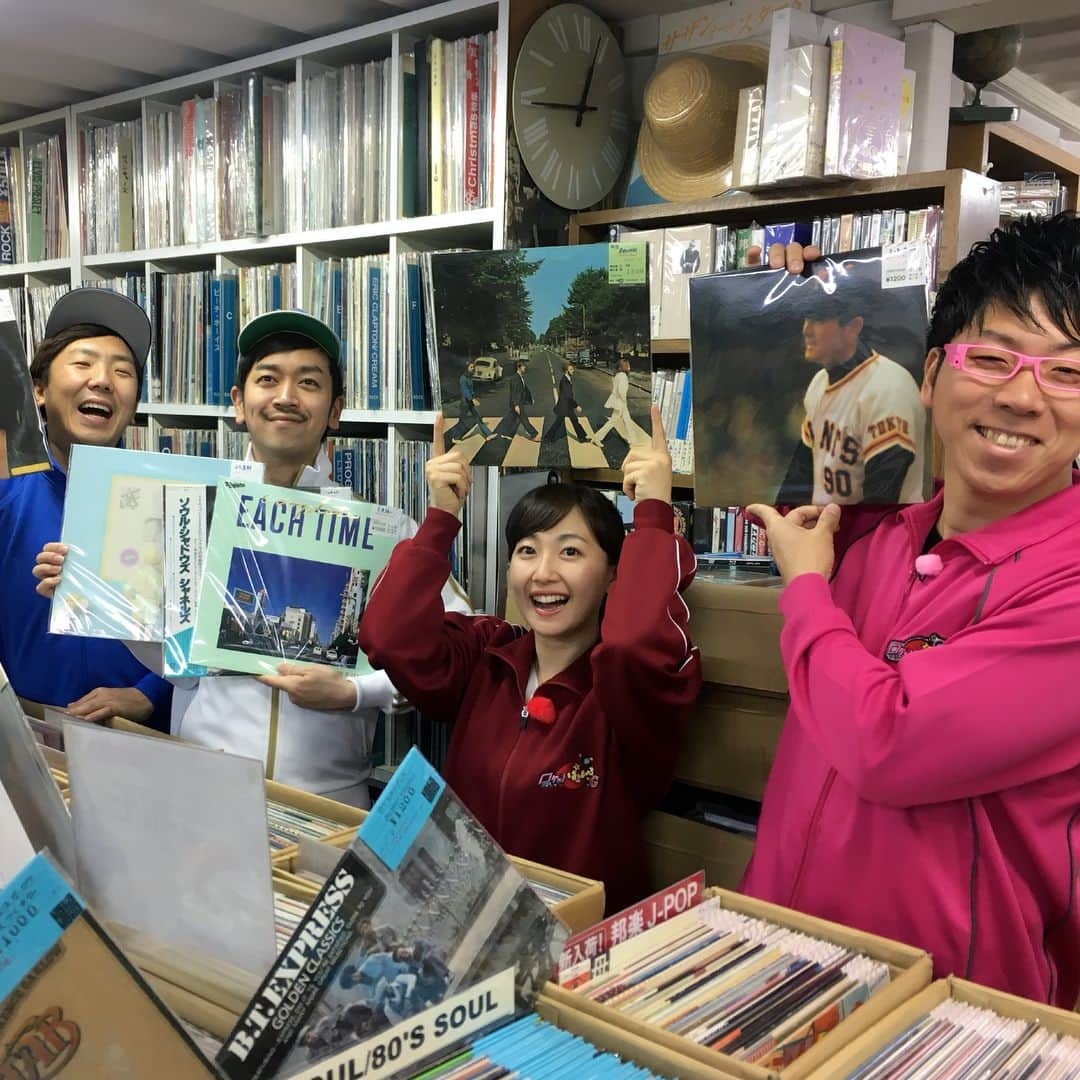 佐竹明咲美さんのインスタグラム写真 - (佐竹明咲美Instagram)「ついに！ きょう夜７時〜８時 ロケットぱぁんちGが ゴールデン進出です(≧∀≦) ロケぱぁん恒例のラジオ出演交渉や(今回はエフエムくらしきへ！) レコード店、SNS映えスポット、 爬虫類カフェで爬虫類に囲まれ 梶さんと佐竹が大パニックになるなど (爬虫類好きの江西さんは終始楽しそうでした...) 内容盛りだくさん！ 新コーナー、『あさみんのウラぱぁん』も スタートします(*^ω^*) ロケットぱぁんちG きょう 4月28日（土） 夜７時〜８時！」4月28日 13時09分 - asami_satake