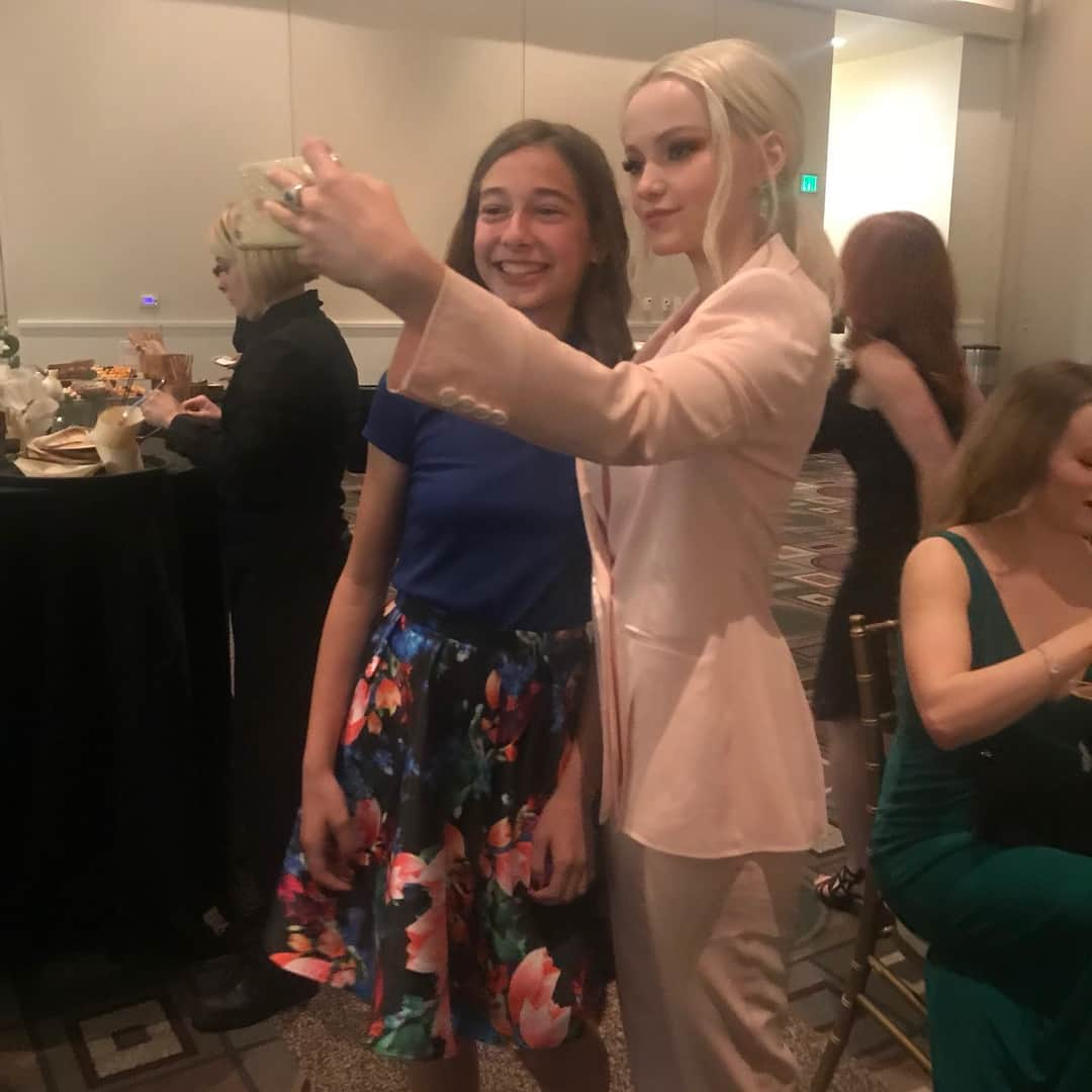 descendants2015さんのインスタグラム写真 - (descendants2015Instagram)「@dovecameron at the #daytimeemmys」4月28日 14時38分 - descendants2015