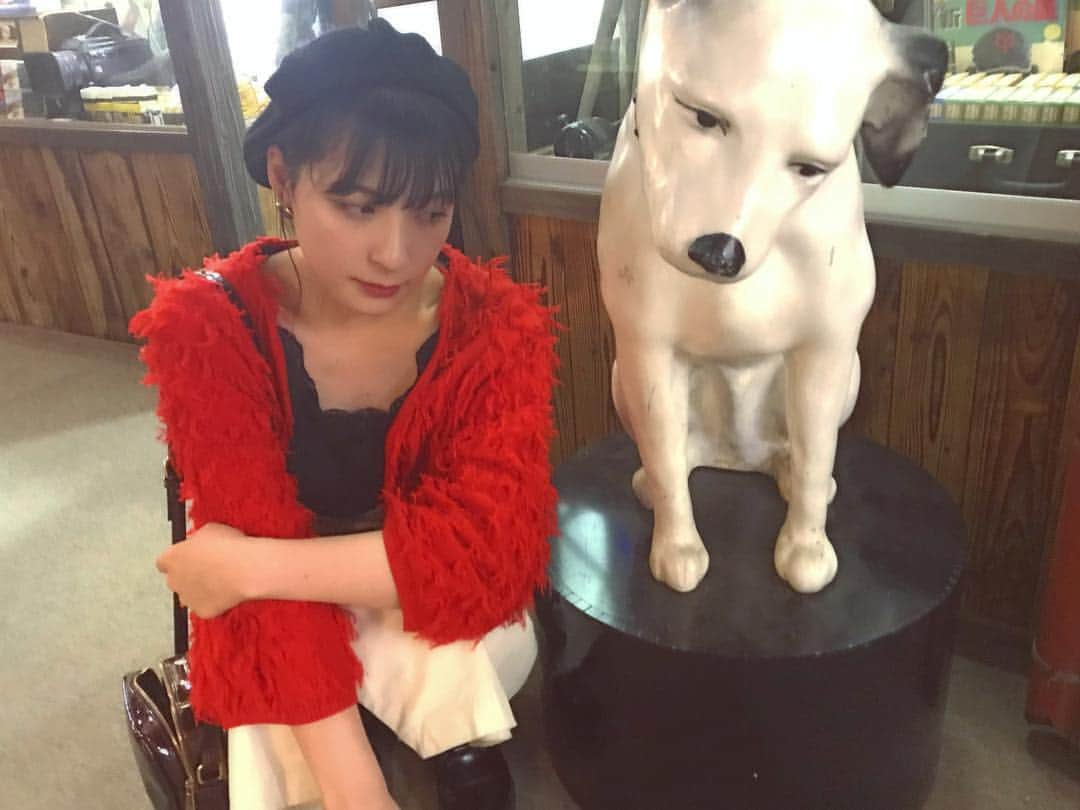 山本茉央さんのインスタグラム写真 - (山本茉央Instagram)「. . しょぼくれ犬🐶💕 . . #大分県#湯布院 #昭和  #レトロ #いぬ #たのしかった」4月28日 19時23分 - maaa0_0918