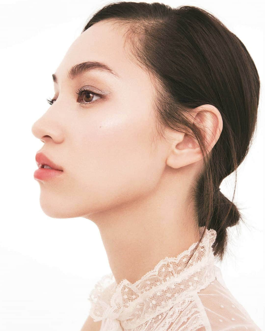 Kiko Mizuhara Fanstagramさんのインスタグラム写真 - (Kiko Mizuhara FanstagramInstagram)「VOGUE JAPAN JUNE 2018  Photo #BungoTsuchiya  Styling #ShunWatanabe  Hair #TAKU  Make-up #YusukeSaeki  DIORADDICT  #LacquerPlump💄 347  DIORSKIN  #ForeverUndercover 010  #水原希子 #kikomizuhara #mizuharakiko #kikoxxx #i_am_kiko #beautiful #Dior  #diormakeup」4月28日 19時52分 - k_i_k_o_x_