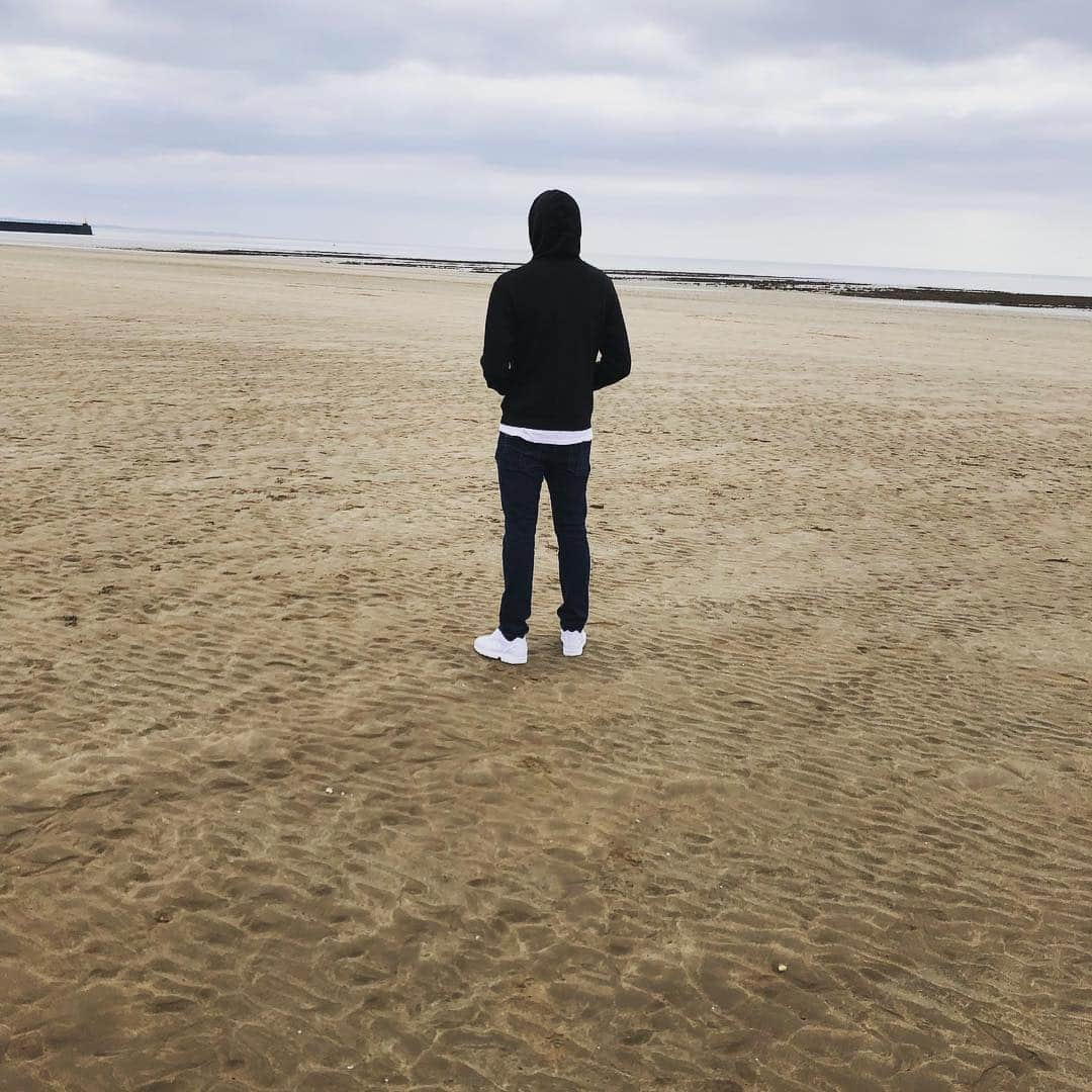 ミゲル・ペレス・クエスタのインスタグラム：「Dicen que al lugar donde fuiste feliz no debieras volver... #feelingathome #swansea」