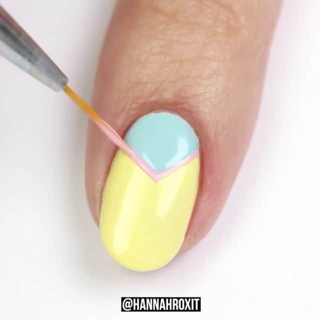 nailのインスタグラム：「Sweet nails 😻 yes or no? ⠀⠀⠀⠀⠀ ⠀⠀⠀⠀⠀Follow: ❤️ @dailymakeup ❤️ ⠀⠀⠀⠀⠀Sigam: ❤️ @dailymakeup ❤️ ⠀⠀⠀⠀⠀Check: ❤️ @dailymakeup ❤️ ⠀⠀⠀⠀⠀⠀Olha: ❤️ @dailymakeup ❤ ⠀⠀⠀⠀⠀ Gorgeous nails by: @hannahroxit ⠀⠀⠀⠀⠀ DOUBLE TAP for alot more tutorials! 💕」