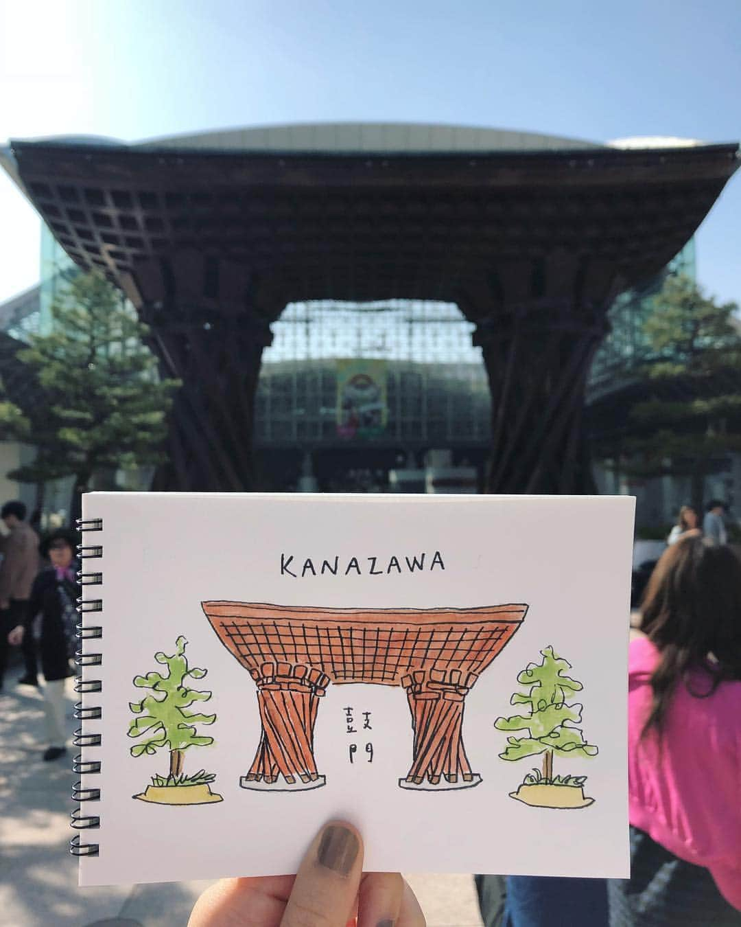 Apricots Artさんのインスタグラム写真 - (Apricots ArtInstagram)「KANAZAWA🏯 . Illusted by Mina #おもひでシリーズ #kanazawa#japan#ishikawa#trip#travell#goldenweek#gw#japanese#traditional#illustration#wabisabi#art#doodle#sketch#drawing#金沢#鼓門#イラスト#旅行#apricotsart」4月28日 21時35分 - apricots_art