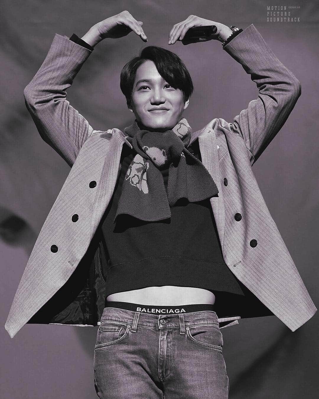 カイ のインスタグラム：「EXO in Manila today!! Wasn't able to go though ): this ain't a recent pic btw I don't have twitter rn so I can't look thru updates )-: #Kai #카이 #김종인 #EXO」