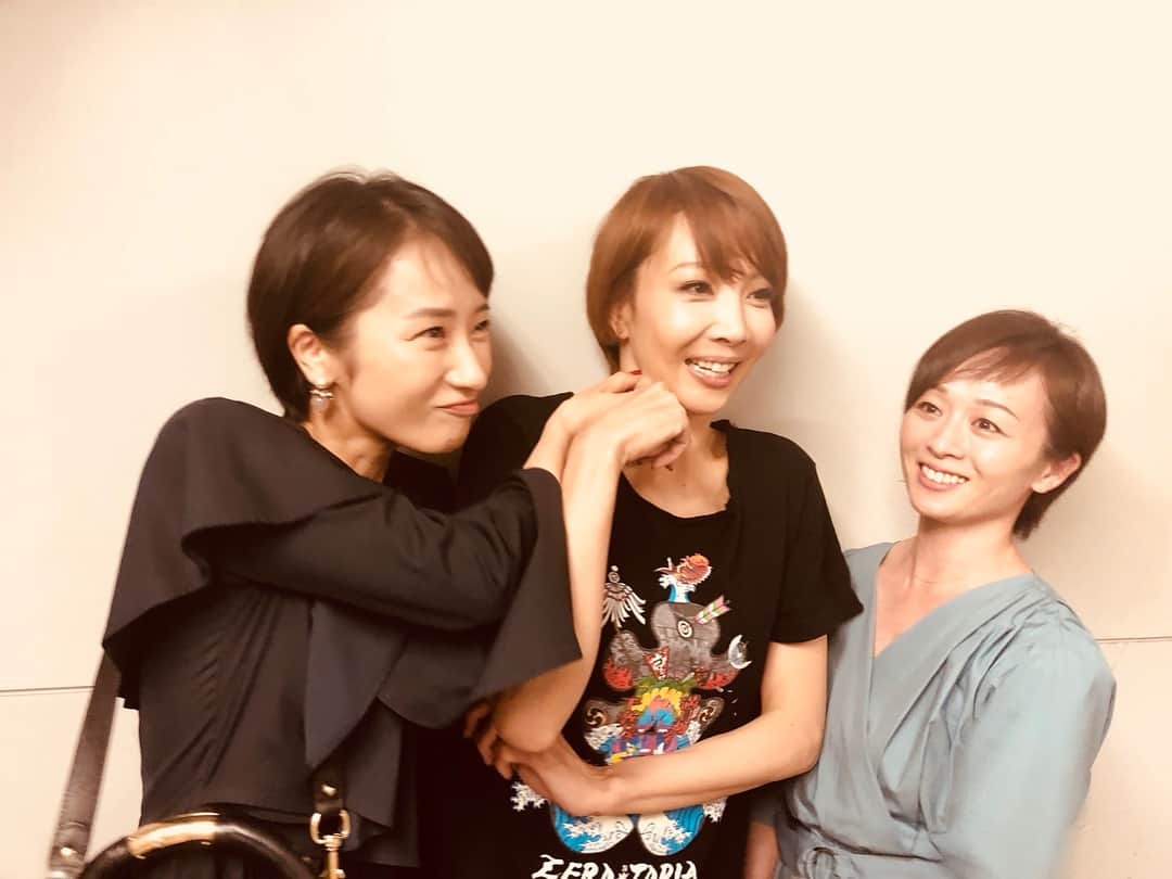 映美くららさんのインスタグラム写真 - (映美くららInstagram)「❤️❤️❤️ #地球ゴージャス#zerotopia サイコーでした #柚希礼音 #美鳳あや #同期」4月29日 9時40分 - emikurara_official