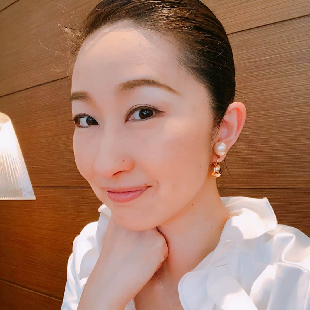 嶺恵斗さんのインスタグラム写真 - (嶺恵斗Instagram)「お気に入りの #miebow イヤリングで #錦会 へ  同期の旦那様と娘さんの舞台✨ 日本舞踊って素晴らしい！ 刺激をいっぱいいただきました。 #日本舞踊 #大切にしたい #伝統  #国立劇場 #感動#尊敬  #好きなこと  を#続ける #覚悟  #love #stage #japaneaseculture」4月29日 22時11分 - etsuko__7