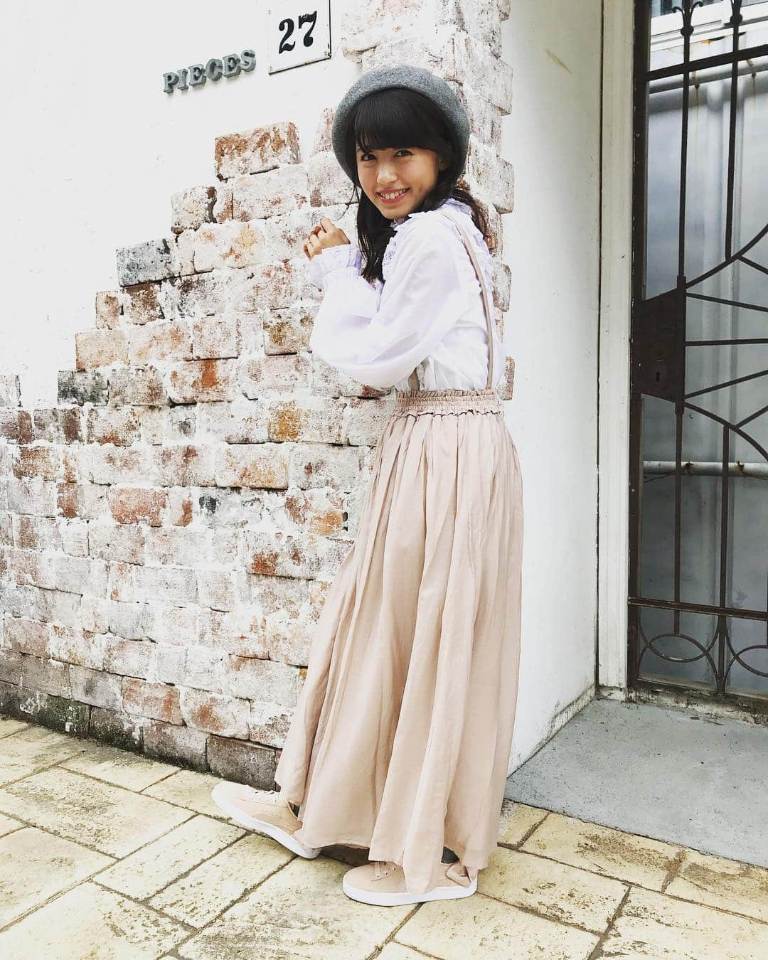 逢田梨香子さんのインスタグラム写真 - (逢田梨香子Instagram)「#VOICEChannel 発売中🍒  tops#raybeams  skirt#raybeams  shoes#puma  今回は全部私服です🙋‍♀️」4月29日 13時40分 - aida_rikako_