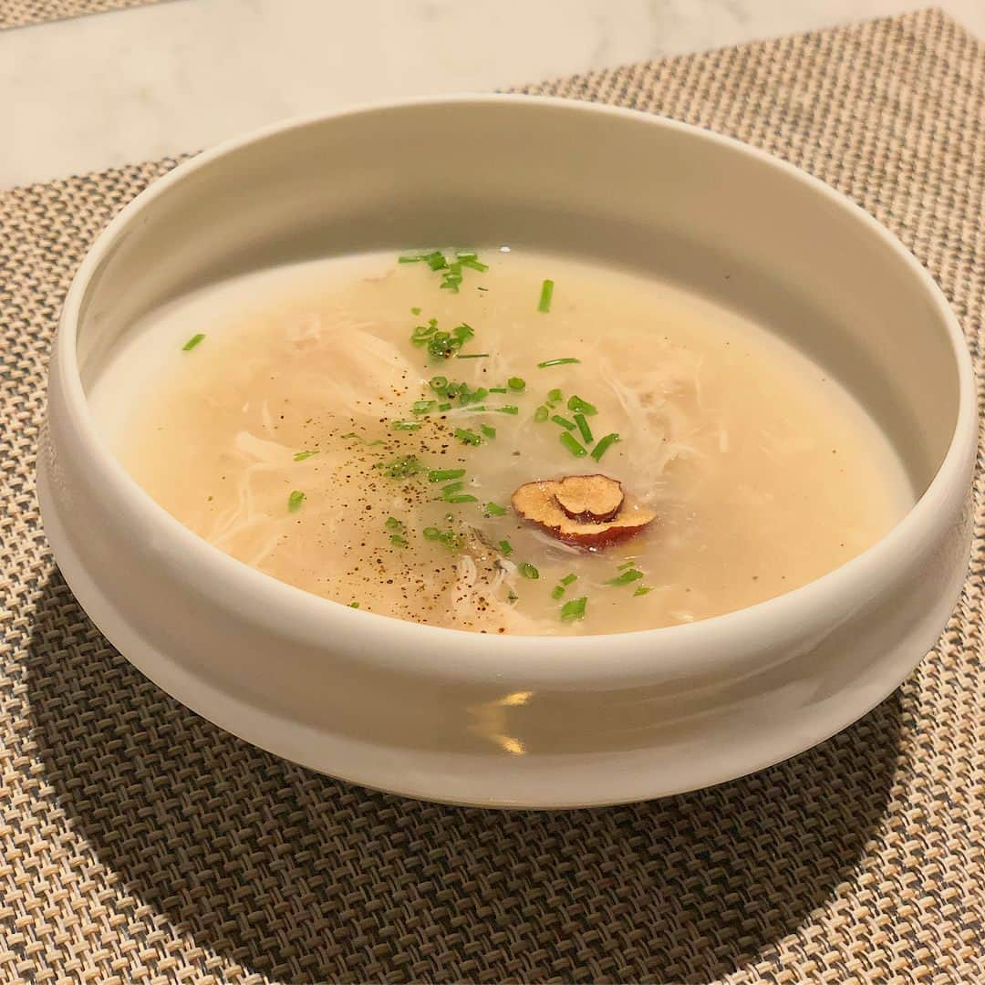 藤川沙弥さんのインスタグラム写真 - (藤川沙弥Instagram)「先日みんなでdinnerへ🍽﻿ 質問DMも来てましたが﻿ 大阪北新地にある #韓国料理R さんです🇰🇷♡﻿ 完全予約制の隠れ家店🤫💗﻿ ﻿ お料理が美味しいのはもちろん、﻿ 盛り付けやお皿も綺麗で﻿ 女の子が絶対好きな感じ😫💓﻿ ﻿ 次は何が出てくるのかな？って﻿ コースを楽しめます😍✨﻿ この日もたくさん爆笑して﻿ お腹痛かった❤️😛﻿ ﻿ ﻿ #韓国料理R#北新地#韓国料理﻿ #大阪ディナー#大阪グルメ #dinner#女子会#女子会ディナー #셀카#셀피#셀스타그램#친스타그램」4月29日 18時17分 - s_a_y_a_p_i