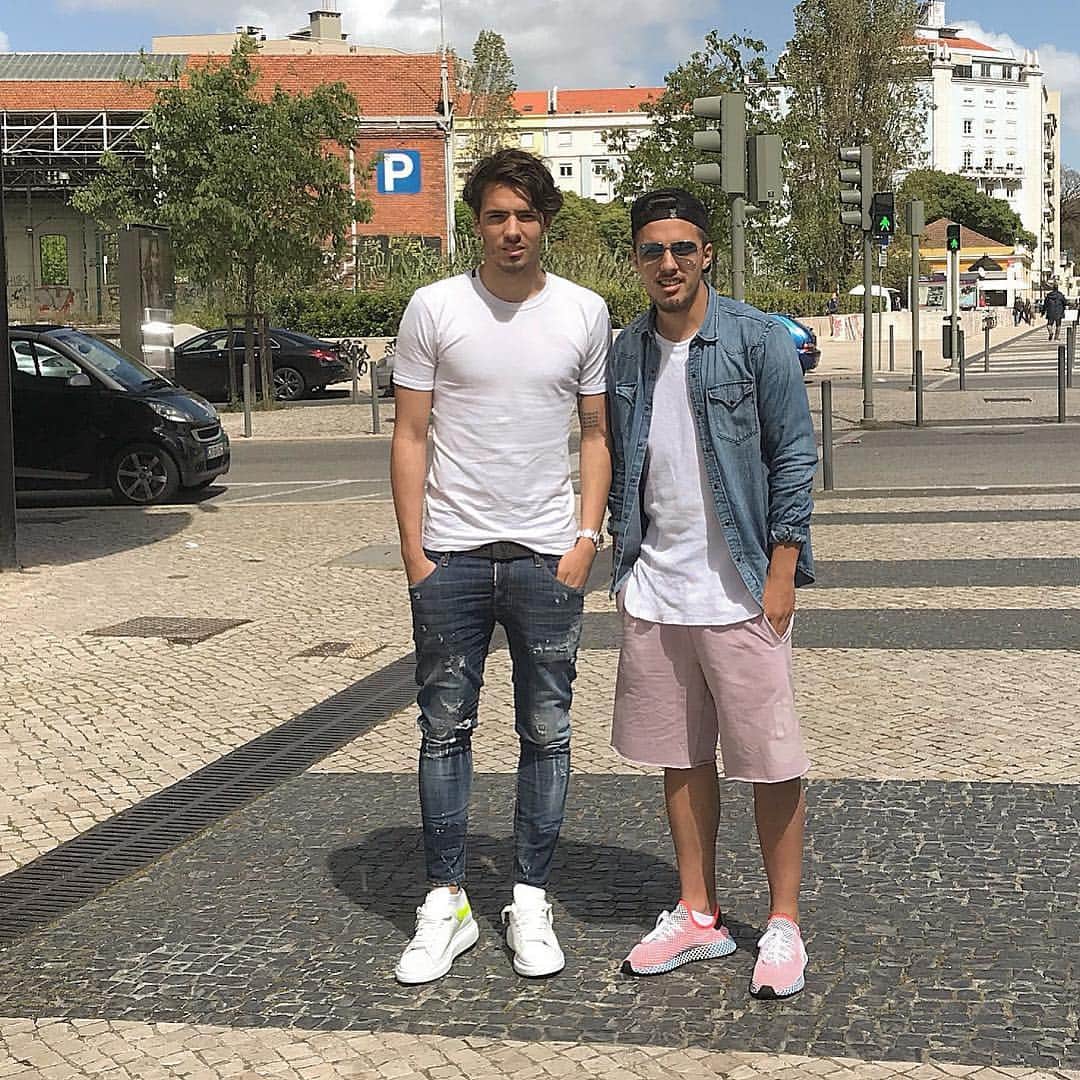 マルコ・バキッチのインスタグラム：「Cuveni Dado 🧐」