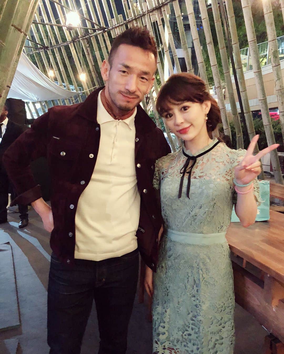 美馬怜子のインスタグラム：「. 中田英寿さんと🍶⭐️ 美味しい日本酒を一緒にいただけて嬉しかったです😉💕✨ ごちそうさまでした💓 ありがとうございます❣️ . #日本酒 #中田英寿 さん #craftsakeweek #中田英寿さんプロデュース #乾杯 #素敵な休日 #ゴールデンウィーク #japanese #sake #japan #hidetoshinakata #producer #fantasticnight #gw #instasake #sakegram」