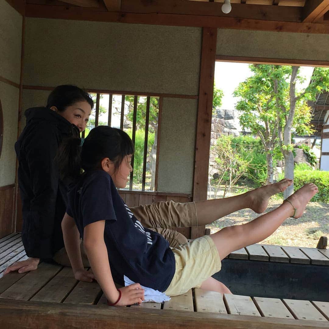 仁科由紀子さんのインスタグラム写真 - (仁科由紀子Instagram)「足湯～からのソフト😋 うめぇ〰😆 #足湯」4月30日 10時50分 - nishina_yukiko