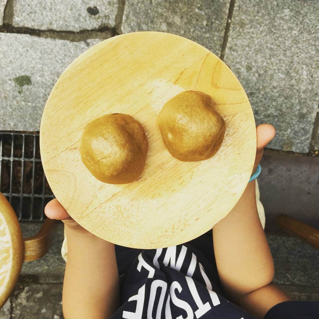 仁科由紀子のインスタグラム：「おやつタイム  #勝月堂  #湯の花まんじゅう」