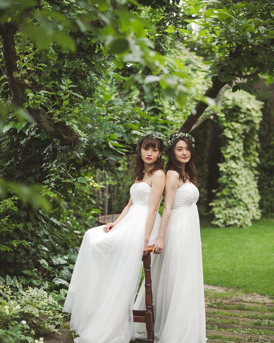 DEFanniversaryのインスタグラム：「👼『#DEF花嫁』のハッシュタグをつけて あなたの素敵な結婚式写真をUPして下さい💛 · 「DEFウェディング」のサイトに 卒業花嫁の記事として掲載されちゃうかも✎*。 · WeddingDress :#bittersweet 様 · ∞∞∞∞∞∞∞∞∞∞∞∞∞∞∞∞∞∞∞∞ · 結婚式したい！サプライズしたい！ けど内容は未定···でもOK👌☆*: お気軽にLINEください📱💭💕 公式LINE☞@dzd0348z · ∞∞∞∞∞∞∞∞∞∞∞∞∞∞∞∞∞∞∞∞ · みなさまからのいいね！や コメントをお待ちしています✨ DEFウェディング一同より · ∞∞∞∞∞∞∞∞∞∞∞∞∞∞∞∞∞∞∞∞ #DEFウェディング #defanniversary #DEFウエディング #デフアニバーサリー #結婚式 #ウェディング #ウエディング #wedding #ウェディングアイテム #卒花 #プレ花嫁 #花嫁 #日本中のプレ花嫁さんと繋がりたい #全国のプレ花嫁さんと繋がりたい #結婚式準備中 #結婚式準備 #結婚式diy #ウェディングdiy #ウェディングプランナー #ウェディングプロデュース #ウェディングドレス　#結婚式演出 #結婚式場 #結婚式場探し #結婚式場選び #結婚式場見学」