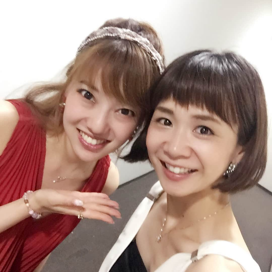 愛水せれ奈さんのインスタグラム写真 - (愛水せれ奈Instagram)「昨日はトークショーイベント✨😊✨ 無事に終わることができました🤗💓 久しぶりにゆうちゃん(#優香りこ さん)と#宝塚音楽学校 の頃のお話から#星組 で#共に過ごした日々 について、#卒業したから話せる お話しをしましたが色々な気持ちが込み上げて途中涙流しそうにもなりました。 ゆうちゃんには本当に沢山沢山助けてもらっていて、それがあったからこそ#13年間 在団する事が出来たのだなぁと改めて感じた時間でした...😢 . 主催して下さった#shinq2 さん✨ そしてご一緒に出演された #スワコラ さん✨ #松下文音 さん✨ #原田ひかり さん✨ . 皆様本当に素敵な方でとても楽しく、参加させて頂けて幸せでした💓 . また... 久しぶりに#ファンの皆様 にもお逢い出来✨😆✨、#お手紙 💌や#プレゼント 🎁 も頂き#お話 したり#お写真 撮ったりと#お茶飲み会 を思い出させて頂けました❤️ やっぱり楽しいですねー💕😆💕 本当に感謝の気持ちでいっぱいです❣️❣️ また、#初めてお逢いする方 もいらして#新たな出逢い が嬉しかったです✨😊✨ ありがとうございました❣️❣️ またこの様な#トークショー が出来たら嬉しいです😌💓 . . 余談ですが... 昨日はお忙しいにもかかわらず#永遠の彼氏 が#トークショーおつかれさま のご連絡くれました😍😍😍 本当に優しいです✨😭✨ .  #トークショー  #永遠の彼氏 ❤️」5月1日 1時39分 - airi.aaari.aimi