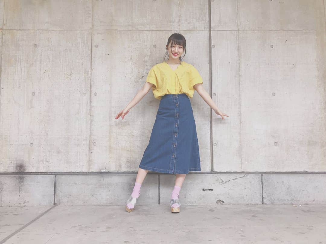 山本彩加さんのインスタグラム写真 - (山本彩加Instagram)「今日の握手会の私服💕  全身GUコーデ！！！！ 靴、靴下まで♡  黄色のトップスとスカートで春っぽさを🌸 誰でも真似できちゃうのでやってみてね😊💕 #gu #私服 #全身コーデ  #僕たちは、あの日の夜明けを知っている #AKB48」4月30日 18時23分 - ayaka48_yanyan