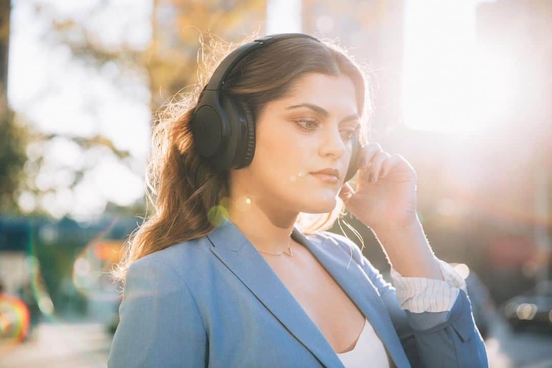 Audio-Technica USAさんのインスタグラム写真 - (Audio-Technica USAInstagram)「Did you know? The ATH-ANC700BT wireless headphones have touch and swipe controls built into the earcups for easy music and call control. Learn more by following the link in our bio. . . . #AudioTechnica #Music #Audio #ATHANC700BT #ANC700BT #Headphones #WirelessHeadphones #NoiseCancelling」4月30日 23時30分 - audiotechnicausa