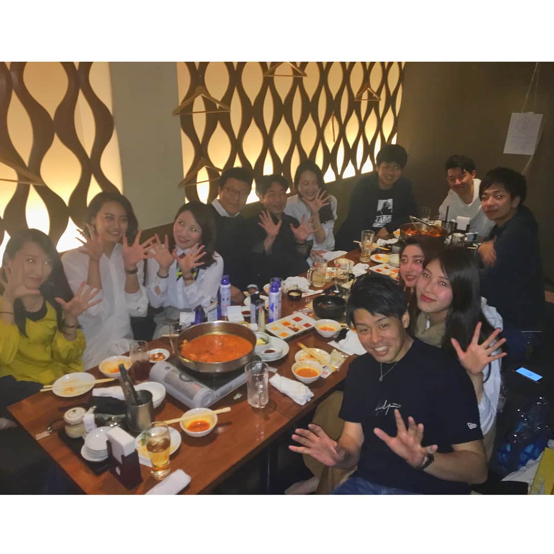 mayaのインスタグラム：「崔先生おかえりなさい会👨‍🏫❣️ 高橋先生にも来ていただけた( ˘͈ ᵕ ˘͈ ) もーほんまにゼミ戻りたすぎて泣きそう😭 時間巻き戻したい⤵︎⤵︎⤵︎ 大好きな先生と友達と過ごせるのが幸せすぎると実感( ･ ･̥ ) これからのゼミ生が2年間も先生と過ごせるのが羨ましすぎる嫉妬😔 今の二回生、崔ゼミ入らな損！！(告知) こんなに楽しくて幸せで学生生活充実するゼミない♡(ؔᵒ̶̷ᵕؔᵒ̷̶) #崔ゼミ#同志社#商学部#ゼミ#崔先生#高橋先生#大好き#切実に#大学#戻りたい」